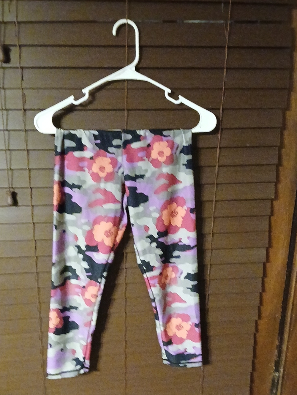 Pro Player Pink Purple Floral Camo Capri Leggings